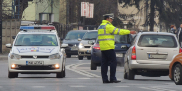 Un polițist de la Rutieră a fost lovit de o șoferiță din Alba Iulia în timp ce dirija traficul