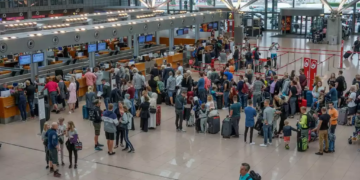 SOCANT: Peste 50% dintre copii vor să plece în străinătate!