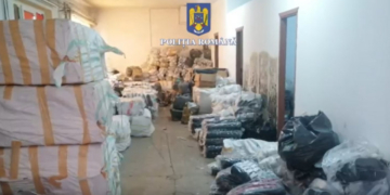 Afacere cu fake-uri în Capitală. 4.000 de colete cu haine, genți și parfumuri „de firmă”, trimise prin curier în ultimele 6 luni