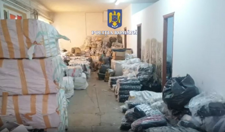 Afacere cu fake-uri în Capitală. 4.000 de colete cu haine, genți și parfumuri „de firmă”, trimise prin curier în ultimele 6 luni