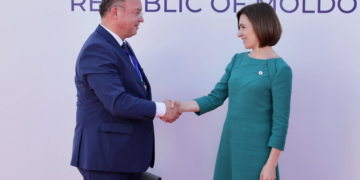 Maia Sandu i-a acordat lui Bogdan Aurescu „Ordinul de Onoare” pentru consolidarea legăturilor bilaterale și procesul de aderare la UE