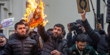 Suedia autorizează protestul anti-islam cu arderea Coranului. Manifestația pune în pericol aderarea statului la NATO