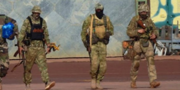 Mercenarii Wagner îi învață pe soldații africani cum să le taie mâinile și picioarele prizonierilor și să îi „ardă de vii”