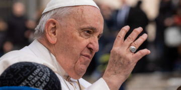 Papa Francisc, operat de urgență la Roma, anunță Vaticanul