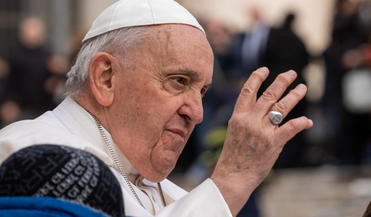 Papa Francisc, operat de urgență la Roma, anunță Vaticanul