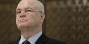 Eugen Nicolicea atacă în instanță legea care va desființa pensiile speciale ale parlamentarilor: ”Lovește în parlamentarii săraci”