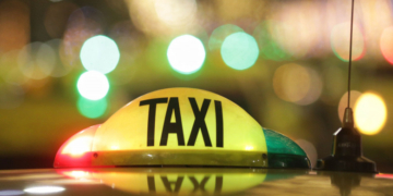 Un taximetrist a sunat la 112, după ce o clientă nu i-a plătit cursa de 21 de lei. Ce a pățit femeia