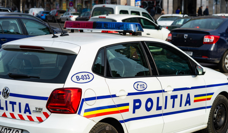 Doi bărbați au fost arestați după ce au furat 900 de litri de motorină din rezervorul unui TIR