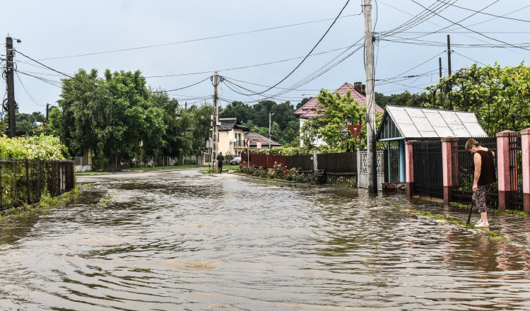HARTĂ. Cod portocaliu de inundații în mai multe zone din țară