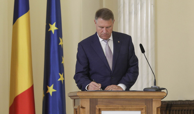 Legea care extinde numărul persoanelor care se pot pensiona mai repede fără a fi penalizate a fost promulgată