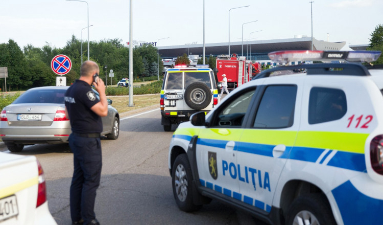 Presă: Atacatorul de la Aeroportul din Chișinău este dat în urmărire în Tadjikistan pentru răpirea unui bancher