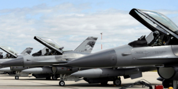 România a înaintat aliaților NATO propunerea de instruire a piloților ucraineni pe F-16. Iohannis: Nu pot spune unde va fi baza