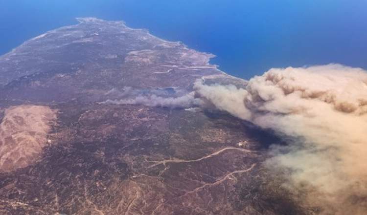 Ce se întâmplă cu turiștii români aflați în zonele afectate de incendii din Rodos. Precizările ANAT