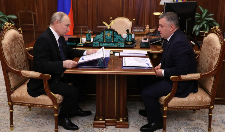 Replica ciudată a lui Putin, după ce un guvernator rus i-a povestit despre „eroii” morți în Ucraina: „Salută-i pe toți”