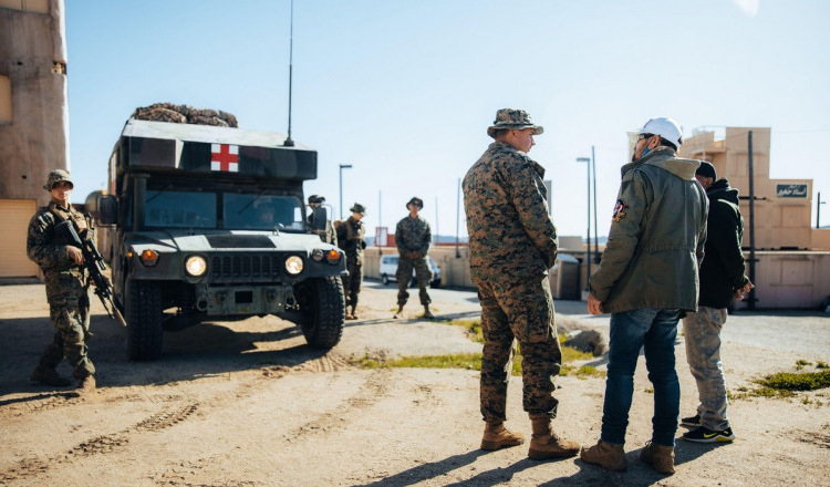 O fată de 14 ani, dispărută de două săptămâni, găsită într-o bază militară din San Diego. Familia acuză ca a fost traficată de soldați