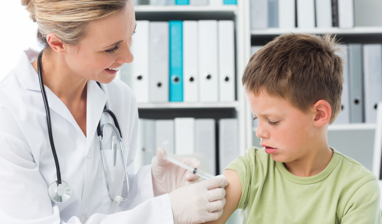 Vaccin HPV compensat și pentru băieți, din toamnă. Măsura va fi aplicată şi pentru femeile între 18 și 45 de ani