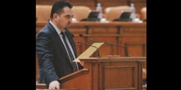 „Scrie ce p..da mă-tii vrei tu! Eşti proastă!”. Un fost deputat PSD care deține un centru de bătrâni a înjurat și a jignit o jurnalistă