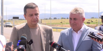 Bode s-a dus după Grindeanu pe șantierul autostrăzii Transilvania, departe de „agitația politică de la București”: Muncim împreună