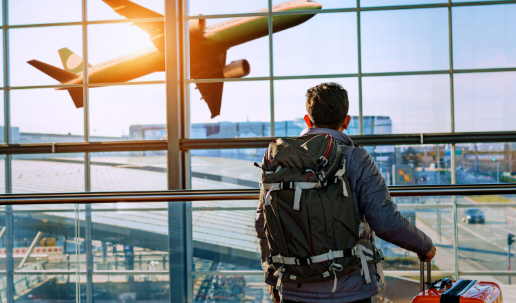 Un avion nu a putut decola din Cluj-Napoca din cauza greutății. 15 pasageri au fost debarcați din aeronavă