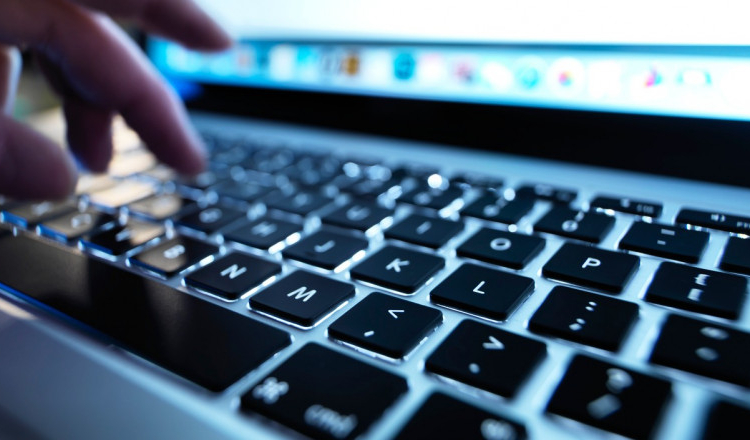 Alerte cu bombă în tribunale și spitale. Polițiștii îi caută pe cei care trimit de două zile emailuri de amenințare