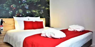 Piaţa hotelieră a avut un profit record în 2022, în timp ce angajaţii au salarii mici!