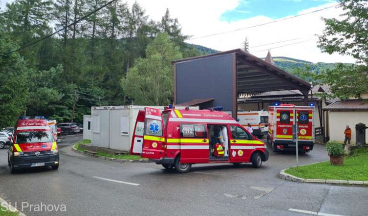 Opt copii aflați în tabără la Sinaia au ajuns la spital după ce au mâncat în piața orașului