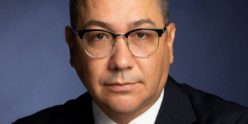 Ce sfaturi i-ar da Ponta lui Ciolacu: „Trebuie să scapi de cheltuieli nejustificate, pile, relații, instituții care se suprapun”