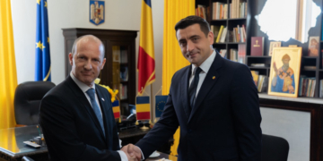 Scandal după întâlnirea lui Simion cu ambasadorul Israelului. Alexandru Muraru îl acuză pe Reuven Azar că legitimează extremismul