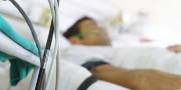 Două persoane au ajuns la spital, în Iași, după ce au fost muşcate de şarpe. Una a rămas internată, având manifestări neurologice