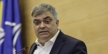 STENOGRAME. „Eu nu muncesc degeaba”. Cum încerca adjunctul Administrației Spitalelor să-și convingă colegii să ia mită