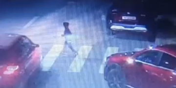 VIDEO Momentul în care o șoferiță din Iași lovește un copil pe trecerea de pietoni, apoi fuge. Femeia a fost prinsă de polițiști