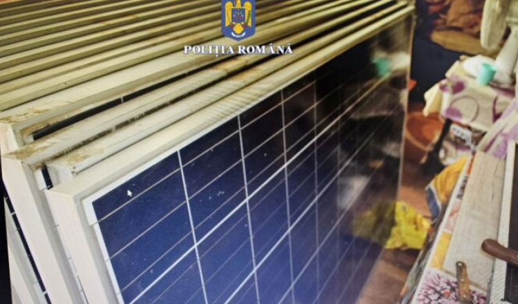 Hoții au furat panouri solare dintr-un parc fotovoltaic de 40 de milioane de euro. Au fost prinși când le vindeau pe net