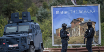 Rusia a anunțat că urmărește cu atenție situația ”potențial periculoasă” din Kosovo