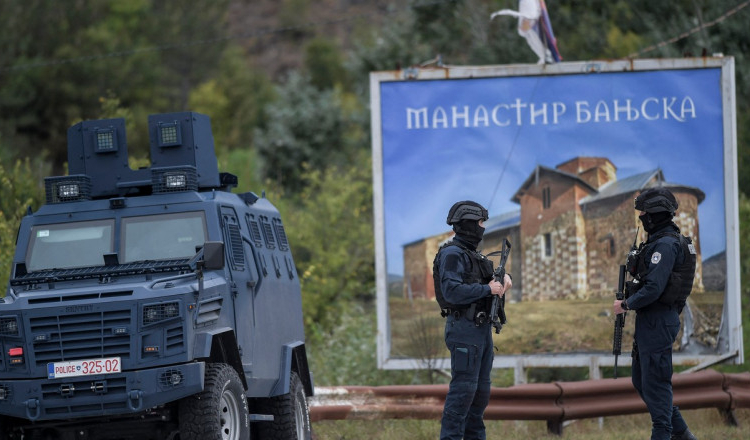 Rusia a anunțat că urmărește cu atenție situația ”potențial periculoasă” din Kosovo