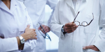 10% dintre medici spun că au fost agresați în timp ce-și făceau meseria. Colegiul Medicilor face apel la pacienți