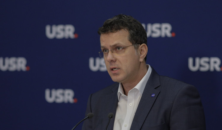 USR îi cere lui Ciolacu să elimine pensiile speciale pentru aleșii locali, care urmează să intre în vigoare de la 1 ianuarie