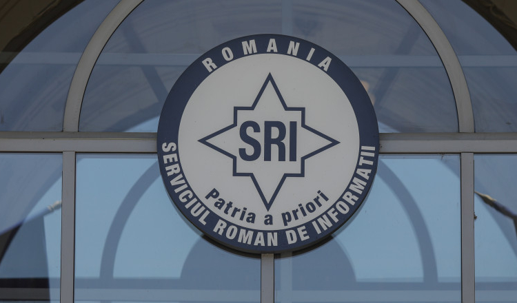 Un bărbat a primit 9.000 de euro după ce a mințit că lucrează la SRI și că poate angaja oameni