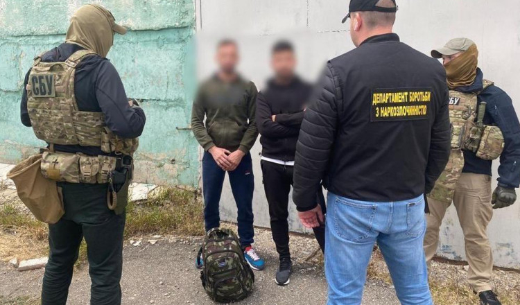 186 kg de heroină ascunse printre curmale, introduse anul trecut în țară prin Portul Constanța. Traficanții, prinși în Ucraina