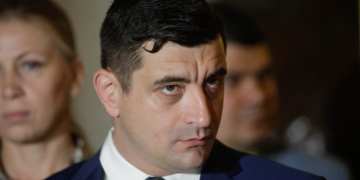 Alex, bărbatul agresat de George Simion: „M-a prins de mână, a devenit agresivă toată acea legiune plină de galbenul AUR”