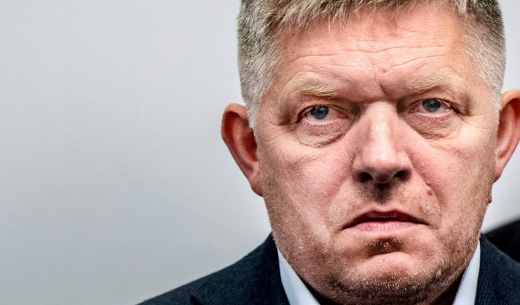 La o zi după instalare, premierul prorus al Slovaciei anunță încetarea ajutorului militar pentru Ucraina