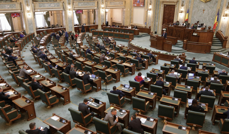 Legea pensiilor speciale, adoptată de Senat prin punerea în acord cu decizia CCR. Proiectul merge la Camera Deputaților