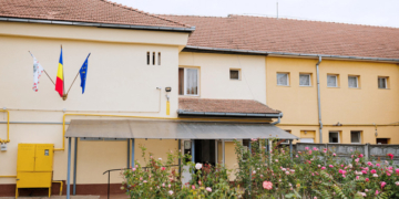 Un fost om al străzii din Satu Mare a donat 10.000 de lei pentru renovarea adăpostului de noapte, care i-a fost casă o perioadă
