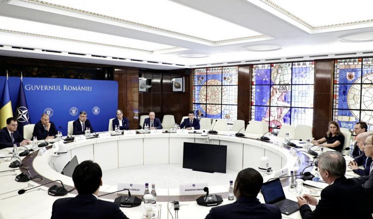 FMI discută la Guvern despre noi măsuri care să crească veniturile cu 2% din PIB în 2 ani. Fondul critică taxa pe marile companii