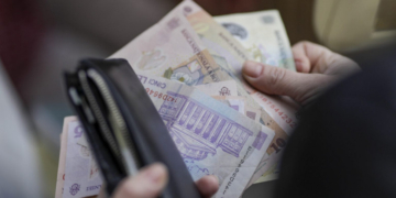 PSD: Toată discuţia despre cash este o temă falsă. O persoană poate cumpăra în continuare în limita a 5.000 de lei cash/zi