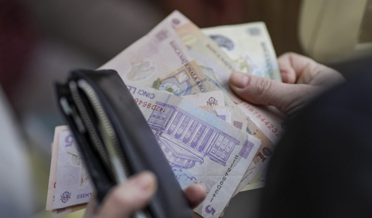 PSD: Toată discuţia despre cash este o temă falsă. O persoană poate cumpăra în continuare în limita a 5.000 de lei cash/zi