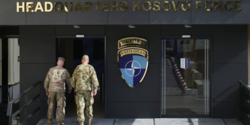 România trimite mai multe forțe militare în misiunea NATO din Kosovo, după creșterea tensiunilor în regiune