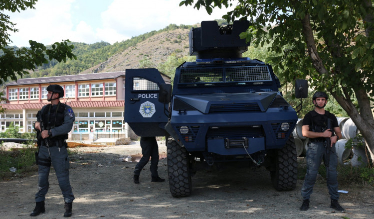 NATO trimite 600 de soldați britanici în Kosovo