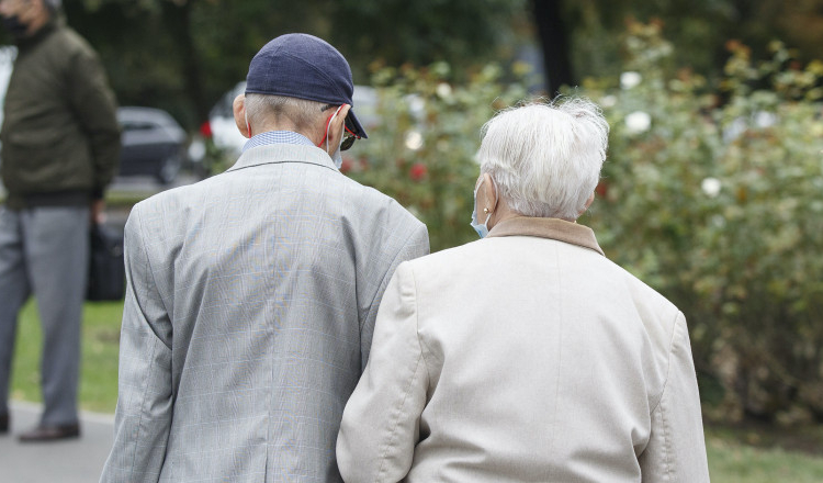 DOCUMENT. Ce prevede proiectul noii legi a pensiilor. Vârstă de pensionare egală pentru femei și bărbați
