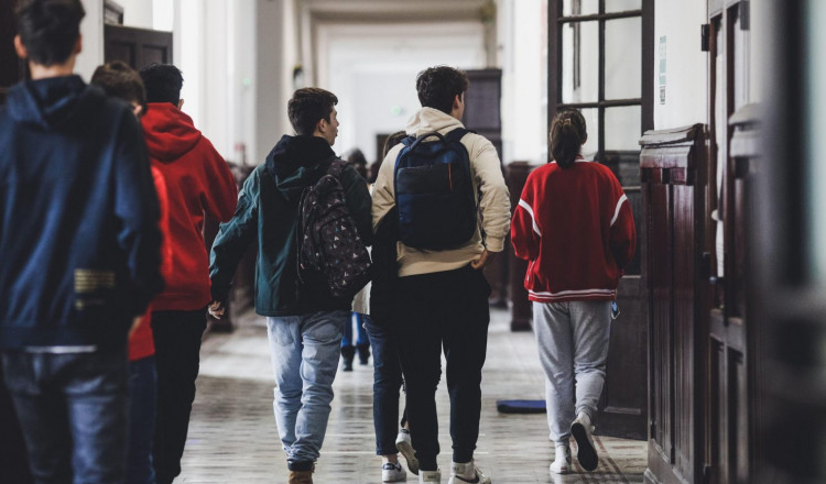 Proiect USR: Elevii să aibă acces gratuit la muzee, concerte şi spectacole