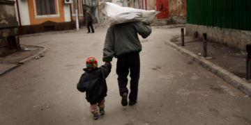 4 milioane de români trăiau anul trecut în sărăcie (INS)